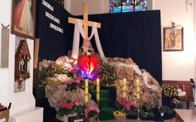Adoracja przy grobie Jezusa